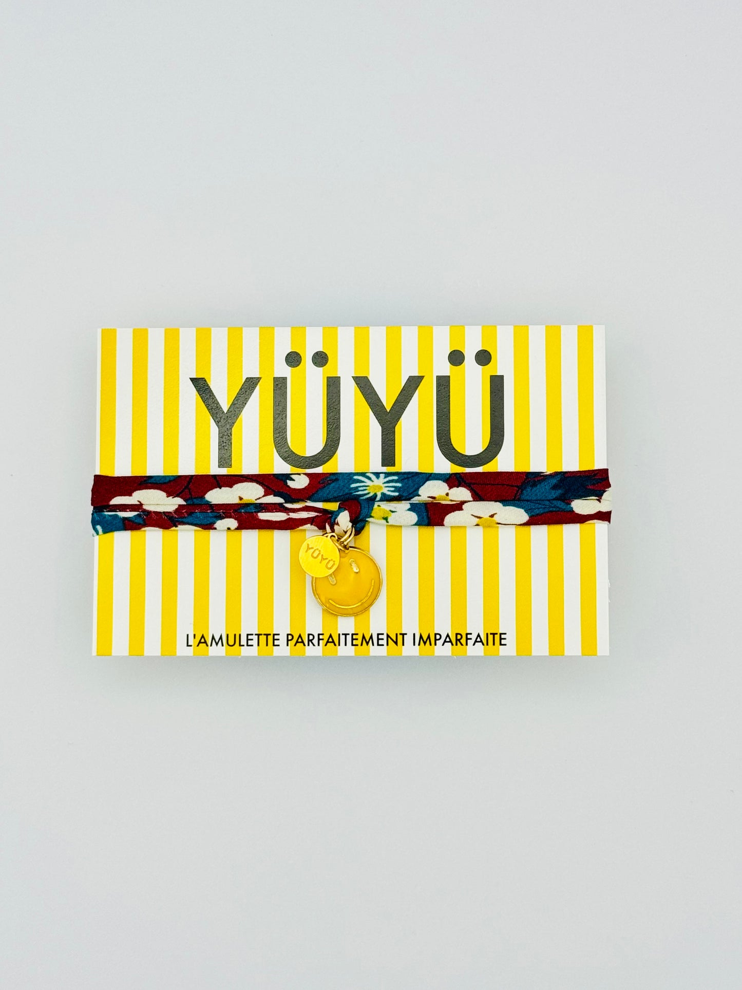Amulette YÜYÜ - liberty, smiley jaune & médaille YÜYÜ dorée