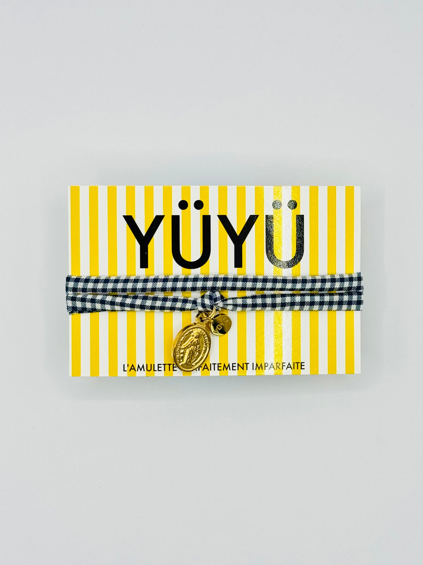 Amulette YÜYÜ - vichy bleu marine vierge et médaille YÜYÜ