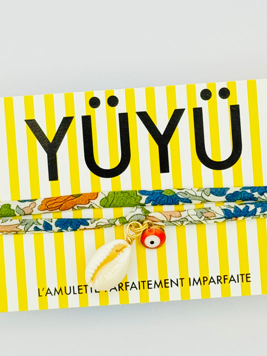 Amulette YÜYÜ - lien liberty, cauri naturel & oeil turc orange