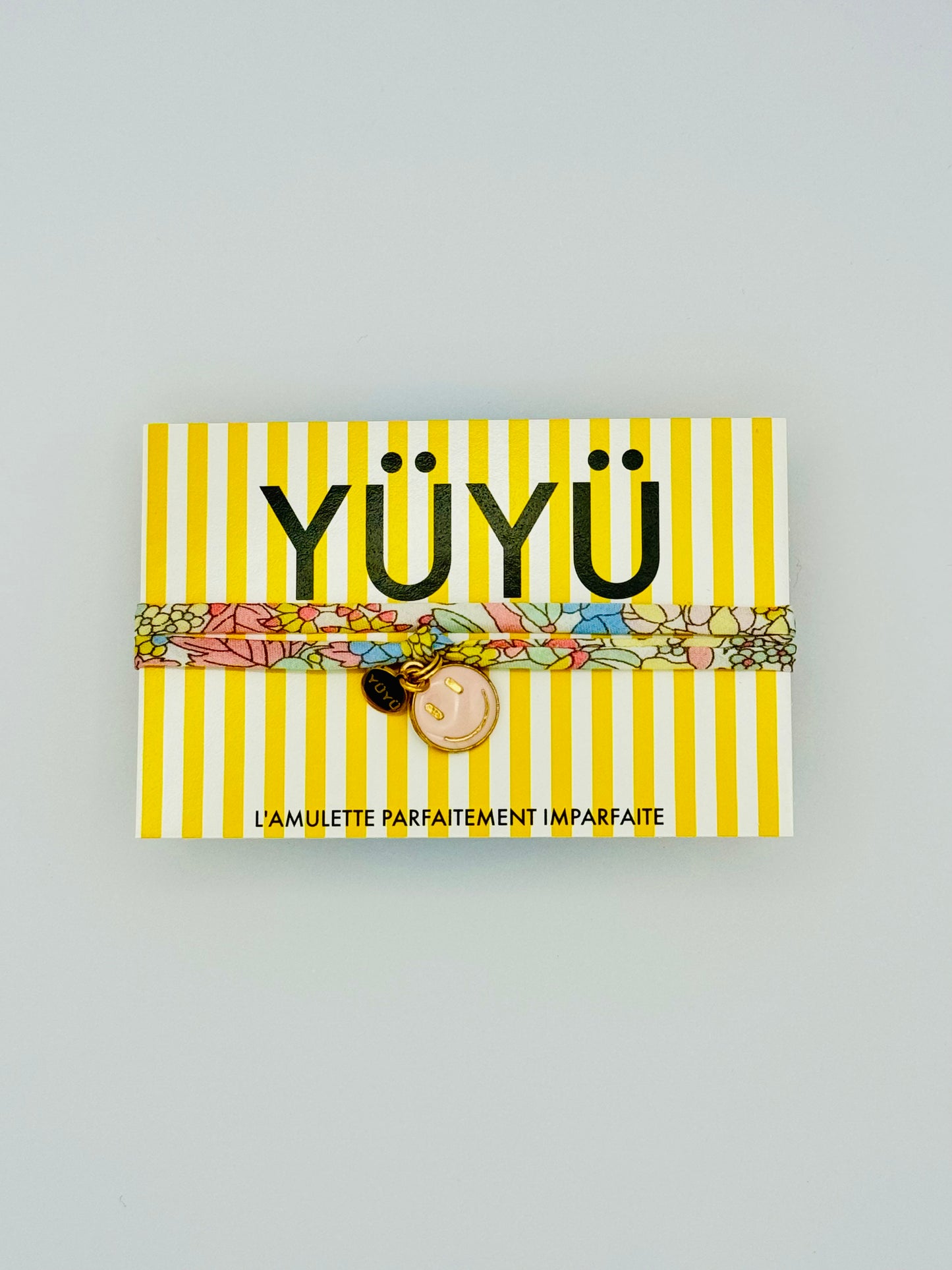 Amulette YÜYÜ - liberty, smiley rose & médaille dorée YÜYÜ